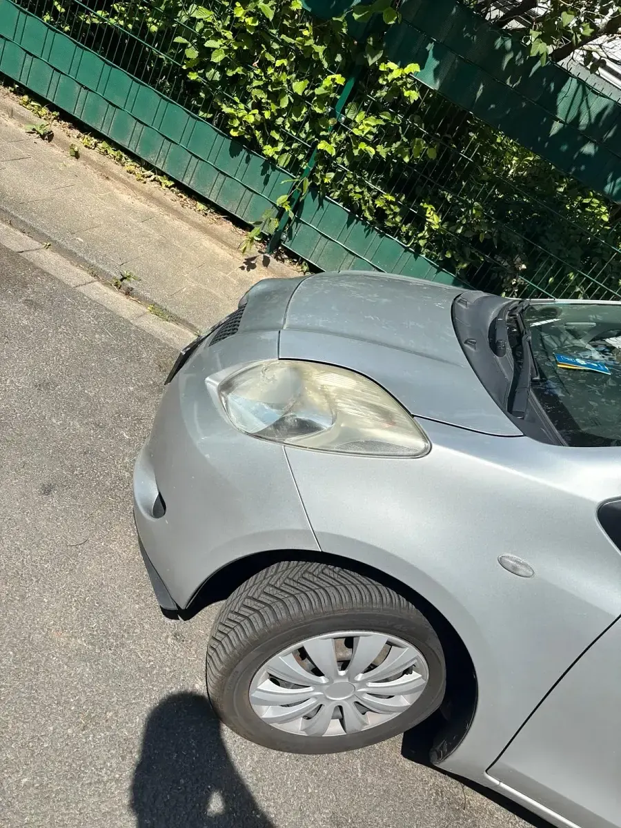 Gebraucht Toyota Yaris 68 PS (50 kW) 2007 Silber Kleinwagen
