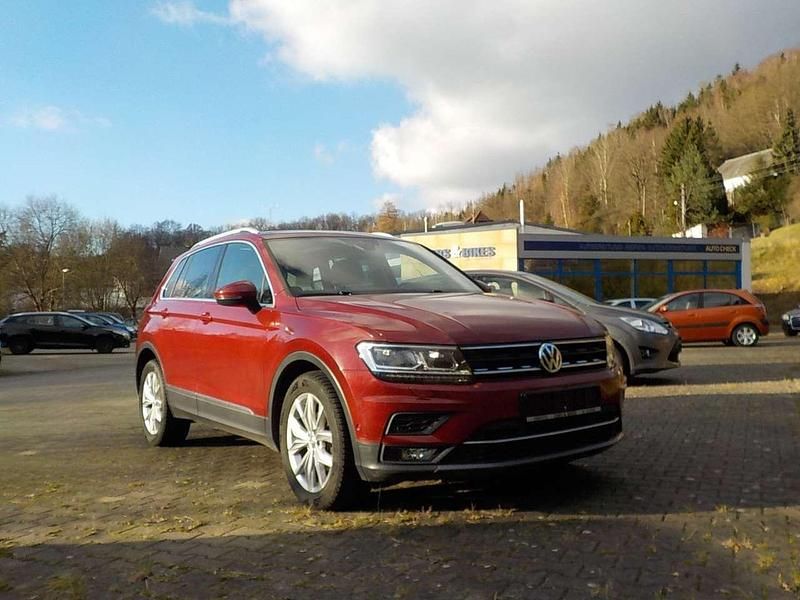 Gebraucht VW Tiguan Highline 150 PS (110 kW) 2018 Ruby red metallic SUV
