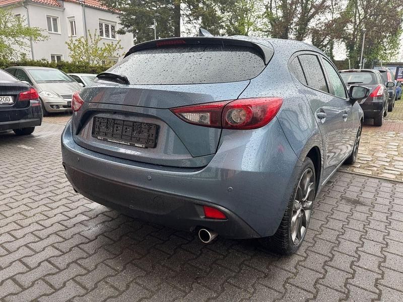 Usado Mazda 3 Sports-Line 150 HP (110 kW) 2016 Azul Sedan