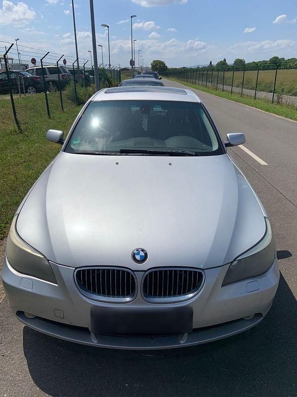 Gebraucht BMW 545 Performance 333 PS (244 kW) 2004 Silber Limousine
