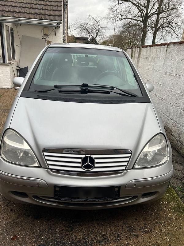 Silber Gebraucht 2002 Mercedes A190 Avantgarde Kleinwagen | 750 € (Guter Preis) - Bild 1/4