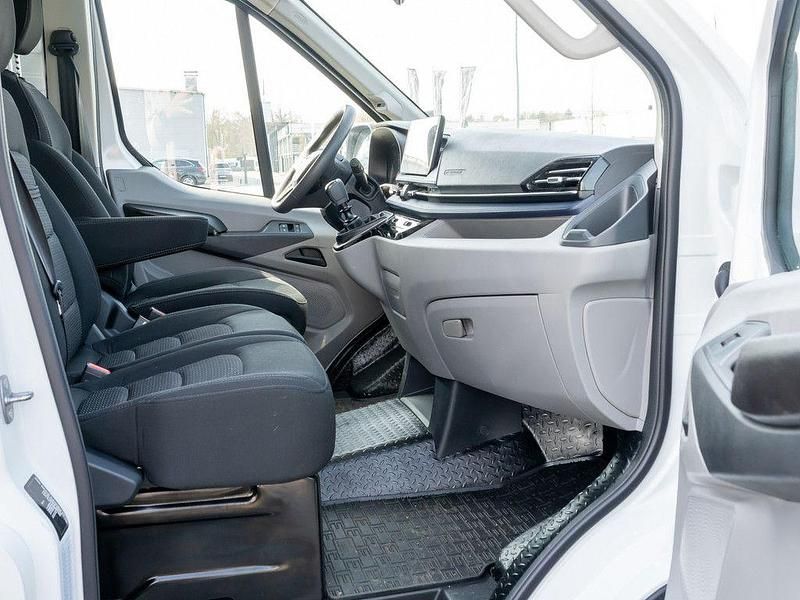 Second-hand Maxus V90 148 CP (108 kW) 2025 Alb Van