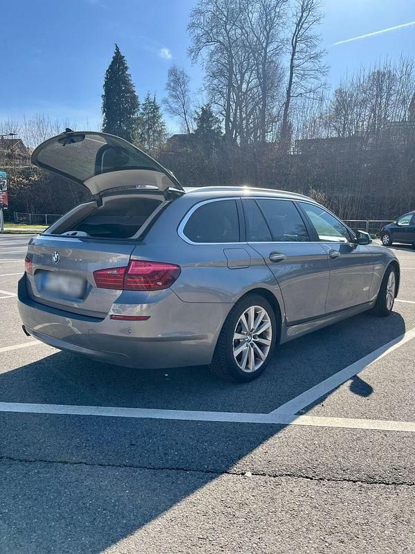 Gebraucht BMW 520 190 PS (139 kW) 2015 Grau Kombi