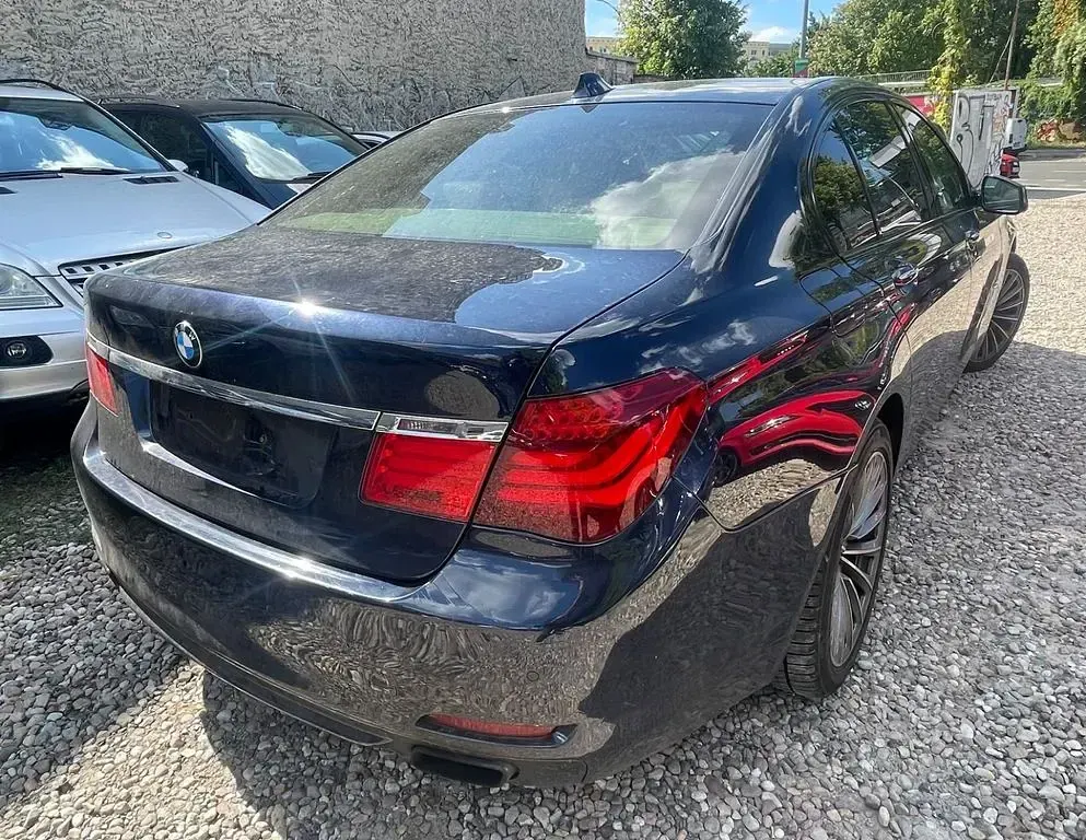 Gebraucht BMW 740 Shadowline 306 PS (225 kW) 2010 Blau Limousine