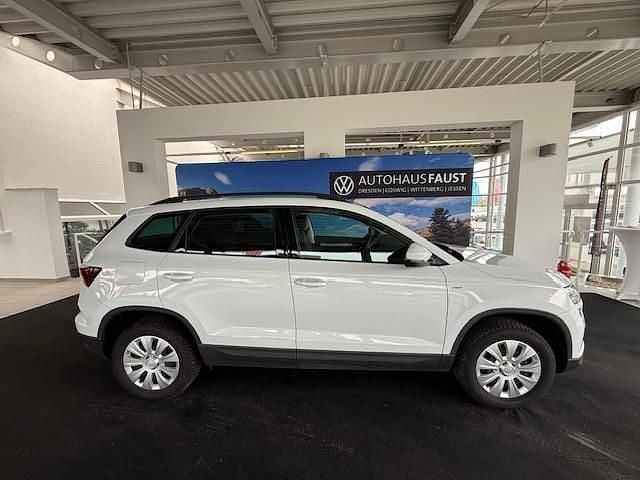 Gebraucht Skoda Karoq Ambition 150 PS (110 kW) 2023 Weiß perleffekt SUV