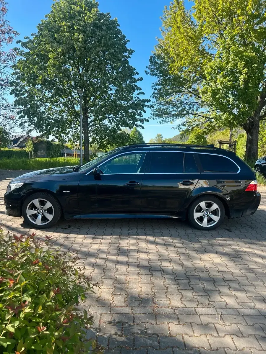 Gebraucht BMW 525 Basis 192 PS (141 kW) 2004 Schwarz Kombi