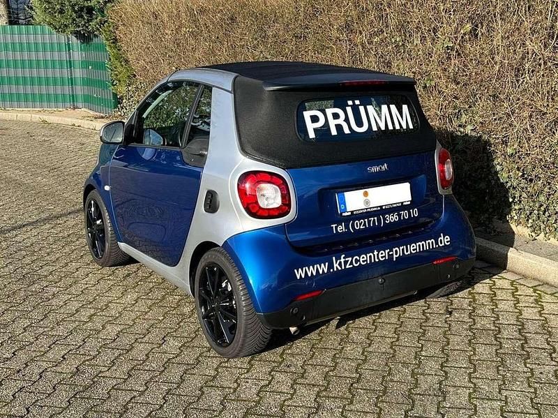 Gebraucht Smart ForTwo Cabrio Passion 71 PS (52 kW) 2019 Blau Cabrio