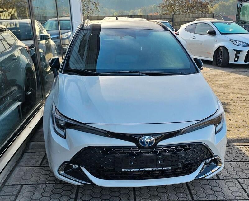Weiß Gebraucht 2024 Toyota Corolla Kombi | 30.950 € (Fairer Preis) - Bild 1/4