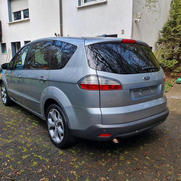 Gebraucht Ford S-MAX Titanium 140 PS (102 kW) 2008 Silber Van / Kleinbus