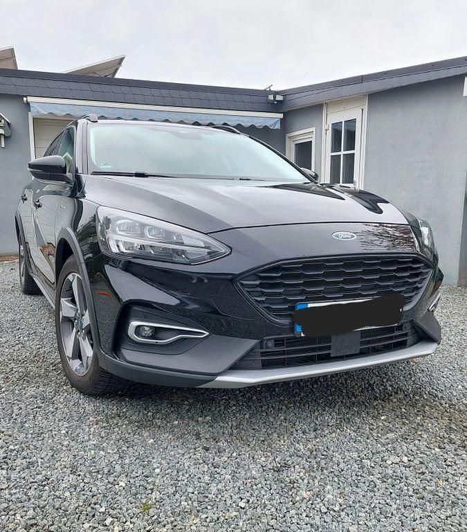 Usata Ford Focus Active 125 CV (91 kW) 2019 Nero Berlina