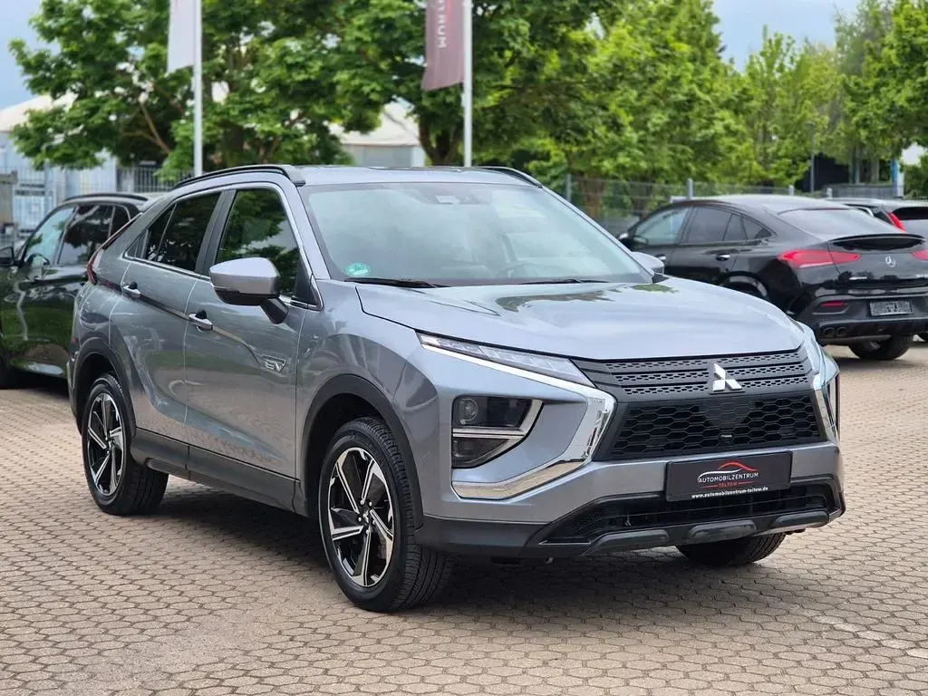 Gebraucht Mitsubishi Eclipse Cross Basis 188 PS (138 kW) 2022 Grau SUV