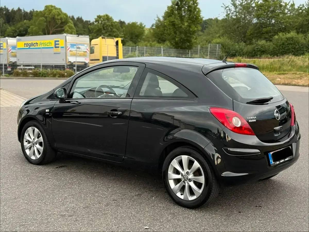 Gebraucht Opel Corsa Active 90 PS (66 kW) 2013 Schwarz Kleinwagen