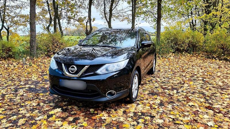Schwarz Gebraucht 2014 Nissan Qashqai 360º SUV | 11.900 € - Bild 1/4