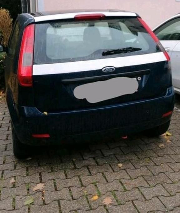 Gebraucht Ford Fiesta 80 PS (58 kW) 2004 Blau Kleinwagen