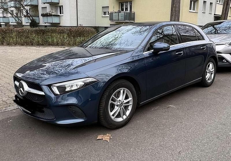 Gebraucht 2019 Mercedes A200 Business Limousine | 24.600 € (Etwas zu teuer) - Bild 1/4