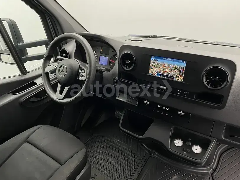 Używany Mercedes Sprinter 163 KM (119 kW) 2020 Szary Van