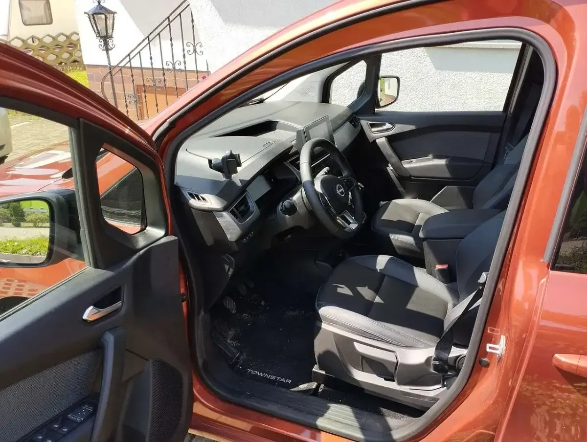 Gebraucht Nissan Townstar Tekna 131 PS (96 kW) 2025 Rot Kombi