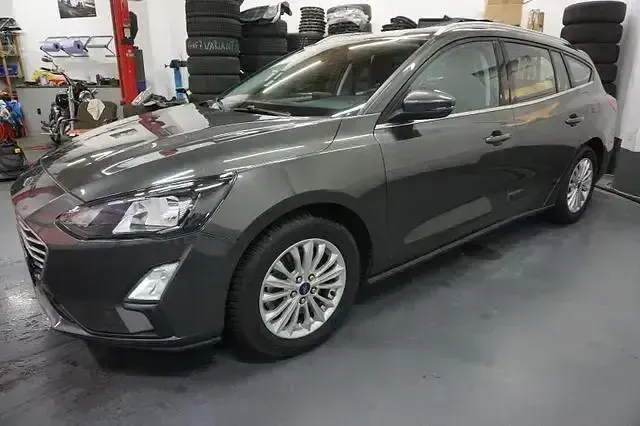 Gebraucht Ford Focus Titanium 125 PS (91 kW) 2011 Andere Limousine