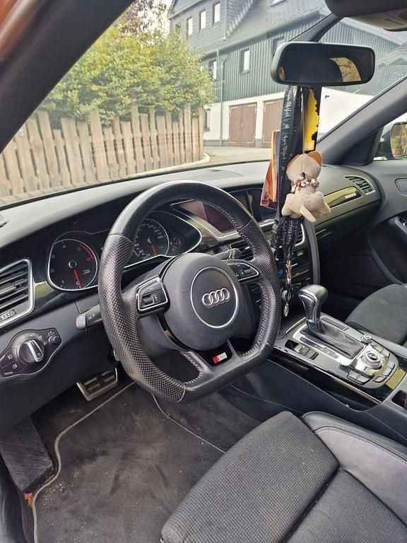 Grau Gebraucht 2013 Audi A4 S-Line Kombi | 16.400 € (Teuer) - Bild 1/4