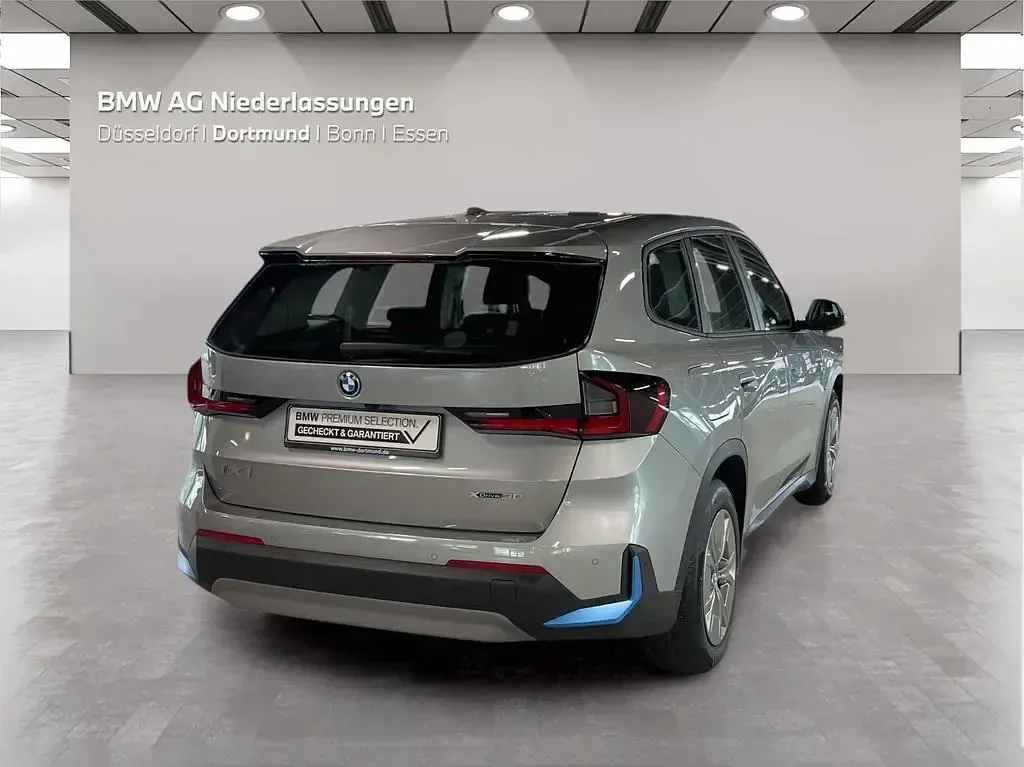 Gebraucht BMW iX1 Performance 200 kW (272 PS) 2023 Silber SUV