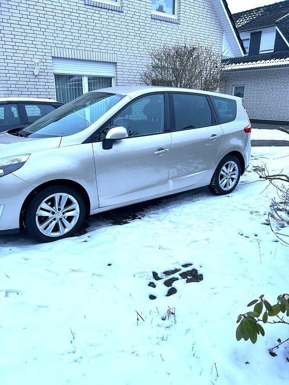 Gebraucht Renault Grand Scénic III Luxe 131 PS (96 kW) 2010 Beige Van / Kleinbus