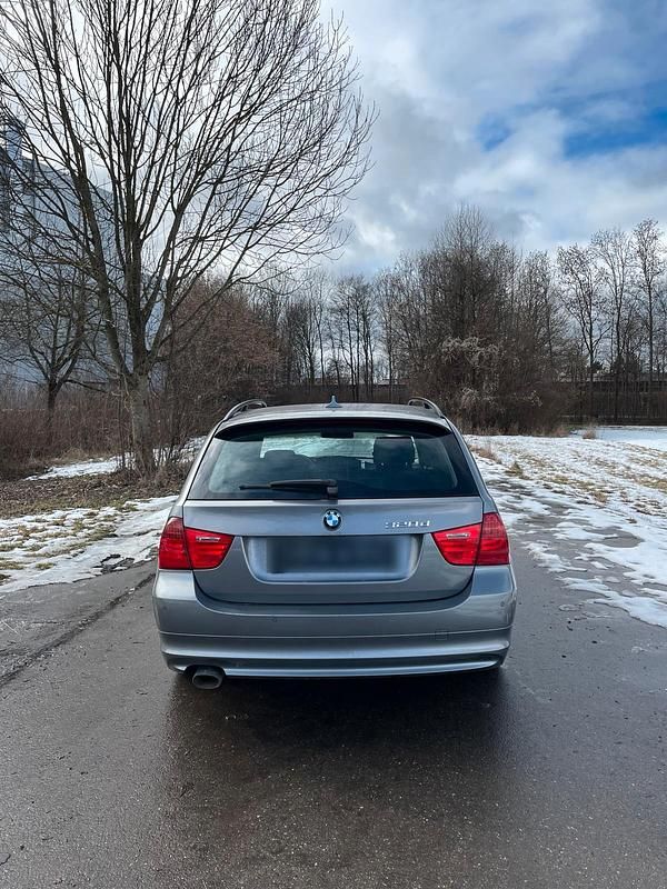 Gebraucht BMW 320 177 PS (130 kW) 2010 Kombi