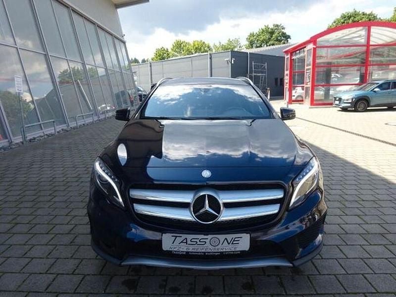 Gebraucht Mercedes GLA220 AMG line 177 PS (130 kW) 2016 Blau SUV