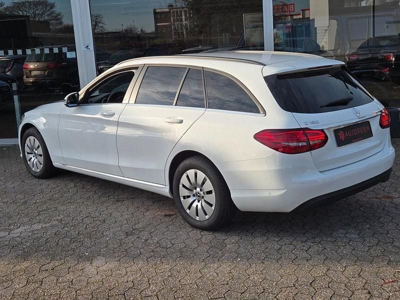 Gebraucht Mercedes C180 156 PS (114 kW) 2020 Polarweiss Kombi