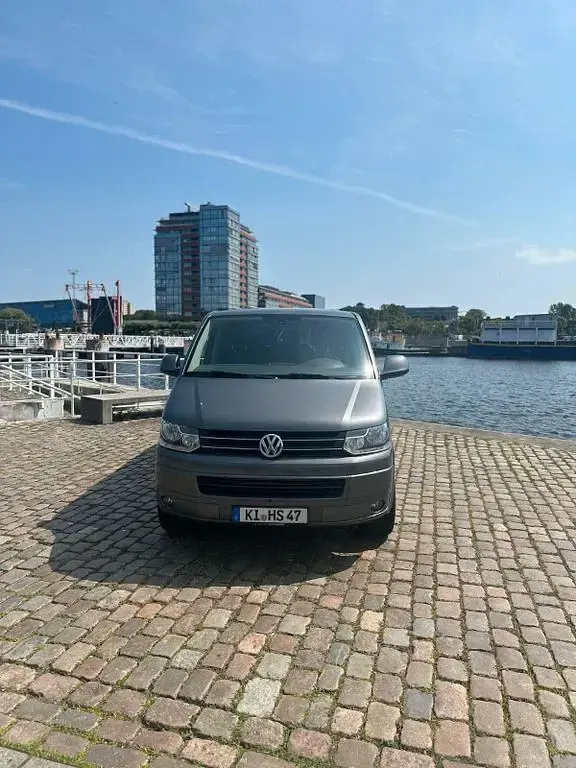 Gebraucht VW Caravelle 179 PS (131 kW) 2014 Grau Van