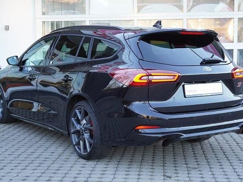 Gebraucht Ford Focus ST 280 PS (205 kW) 2023 Obsidianschwarzmetallic Kombi