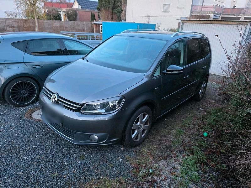 Grau Gebraucht 2012 VW Touran Van / Kleinbus | 3.900 € (Superpreis) - Bild 1/4