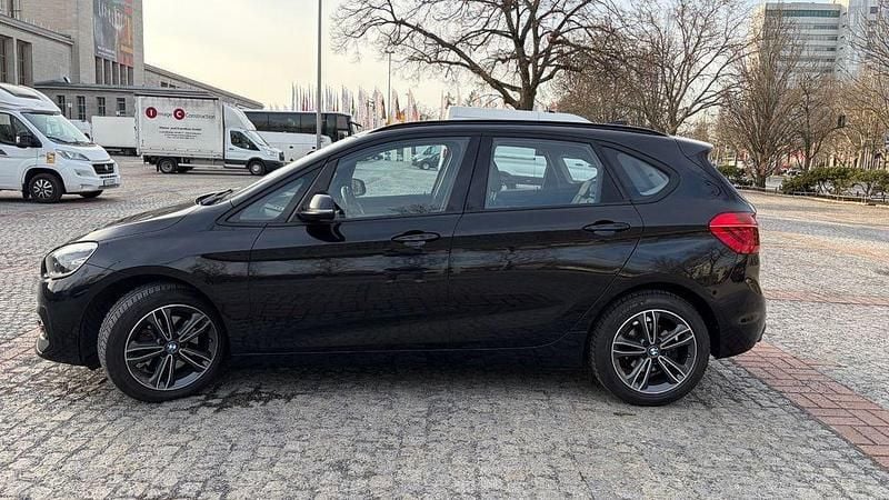 Gebraucht BMW 220 Sport Line 190 PS (139 kW) 2019 Schwarz Kombi