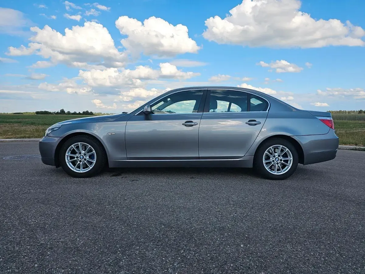 Gebraucht BMW 523 190 PS (139 kW) 2007 Grau Limousine