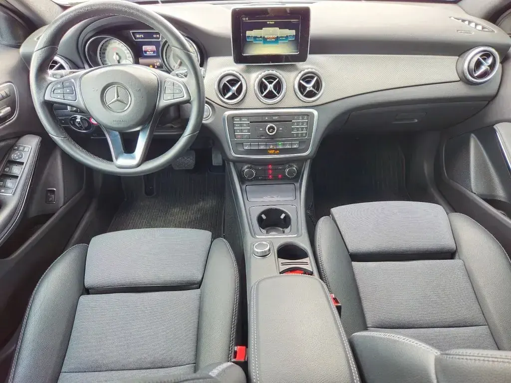 Używany Mercedes GLA220 177 KM (130 kW) 2017 Zielony SUV