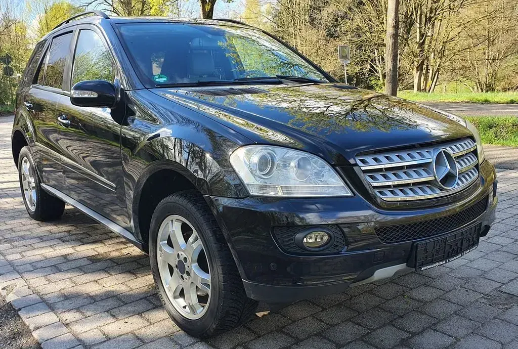 Gebraucht Mercedes ML280 190 PS (139 kW) 2008 Schwarz SUV