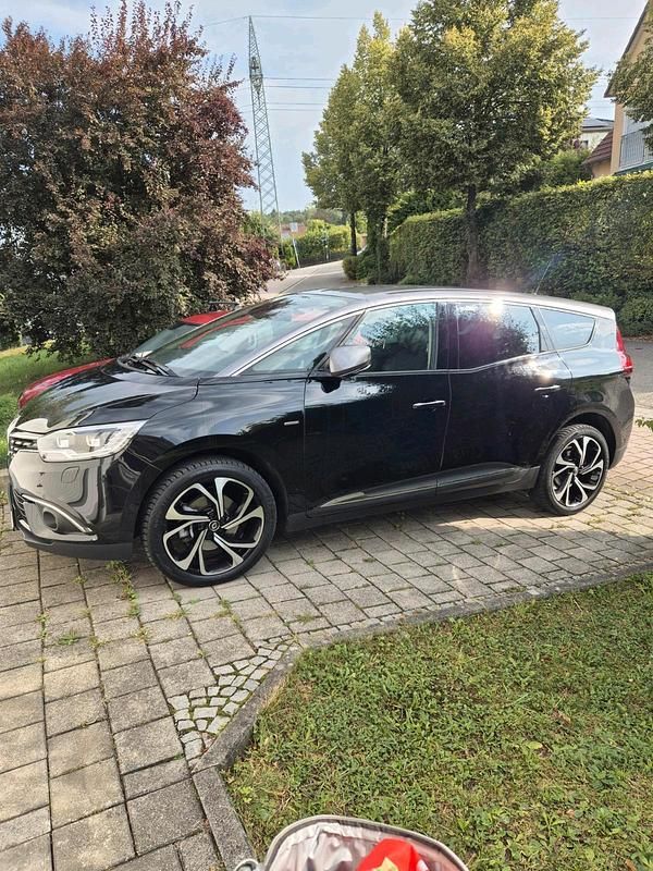 Schwarz Gebraucht 2020 Renault Grand Scénic IV Van / Kleinbus | 16.000 € (Fairer Preis) - Bild 1/4