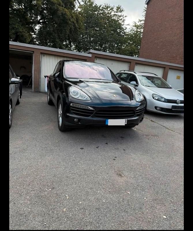 Schwarz Gebraucht 2011 Porsche Cayenne SUV | 16.000 € (Teuer) - Bild 1/4