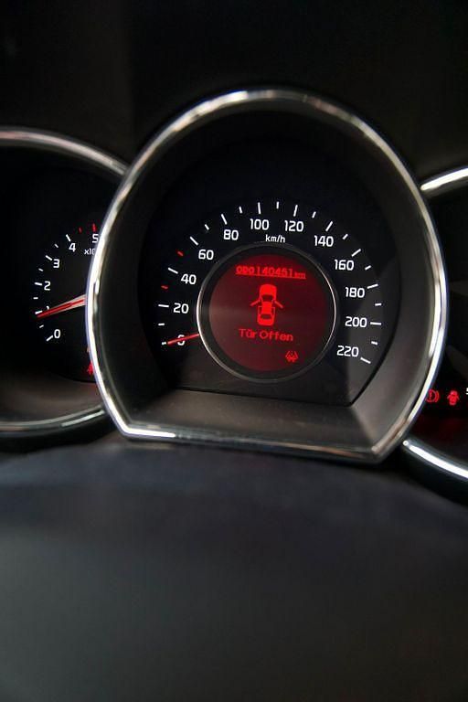 Gebraucht Kia Rio Platinum Edition 90 PS (66 kW) 2014 Schwarz Limousine