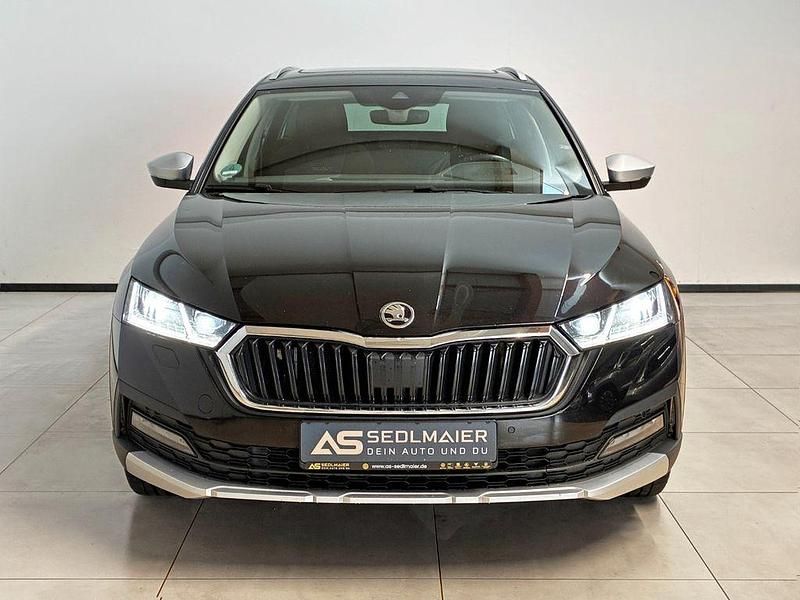 Gebraucht Skoda Octavia Scout 4x4 200 PS (147 kW) 2023 Schwarzmagic perleffekt Kombi