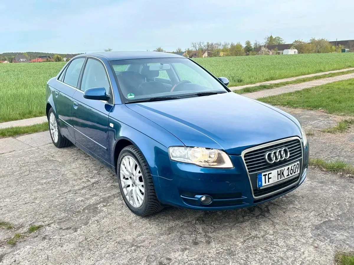 Używany Audi A4 105 KM (77 kW) 2007 Niebieski Sedan/Limuzyna