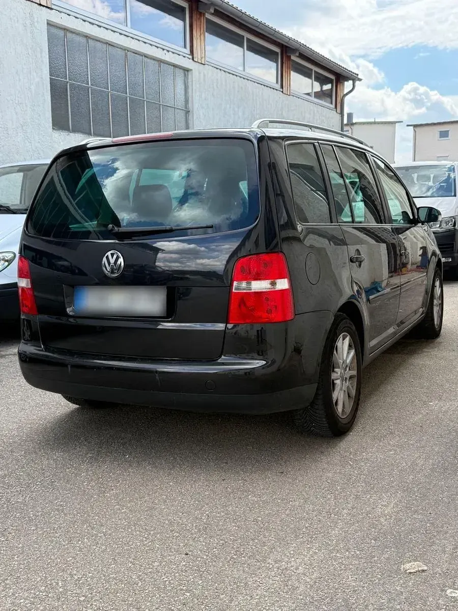 Gebraucht VW Touran Trendline 105 PS (77 kW) 2006 Schwarz Van / Kleinbus