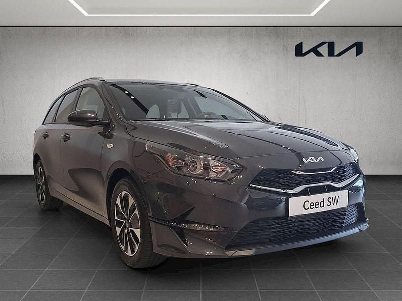 Neu Kia Ceed 140 PS (102 kW) 2026 Grau Kleinwagen