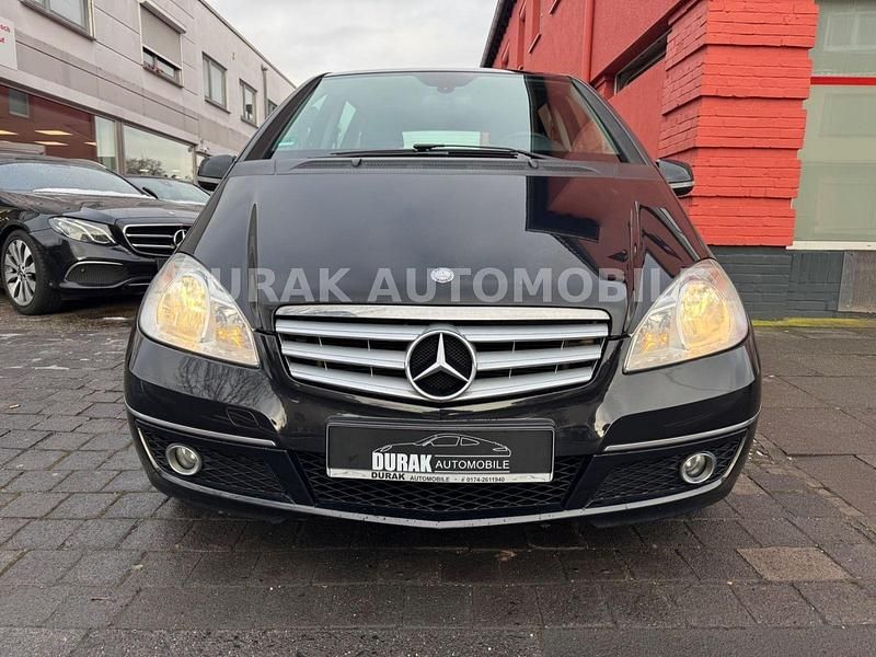Schwarz Gebraucht 2011 Mercedes A160 Kleinwagen | 4.000 € (Fairer Preis) - Bild 1/4