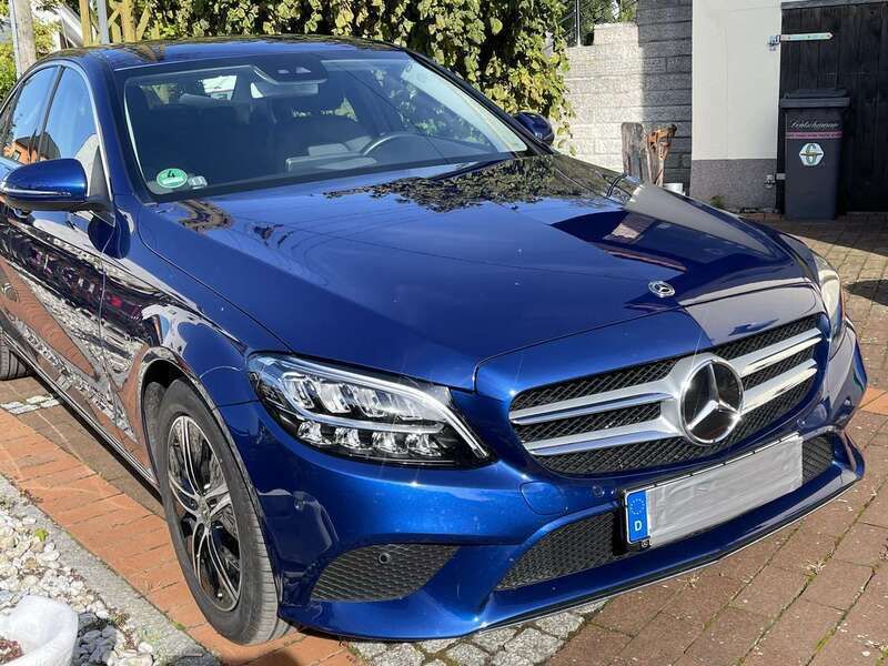 Blau Gebraucht 2020 Mercedes C180 Avantgarde Limousine | 24.980 € (Superpreis) - Bild 1/4