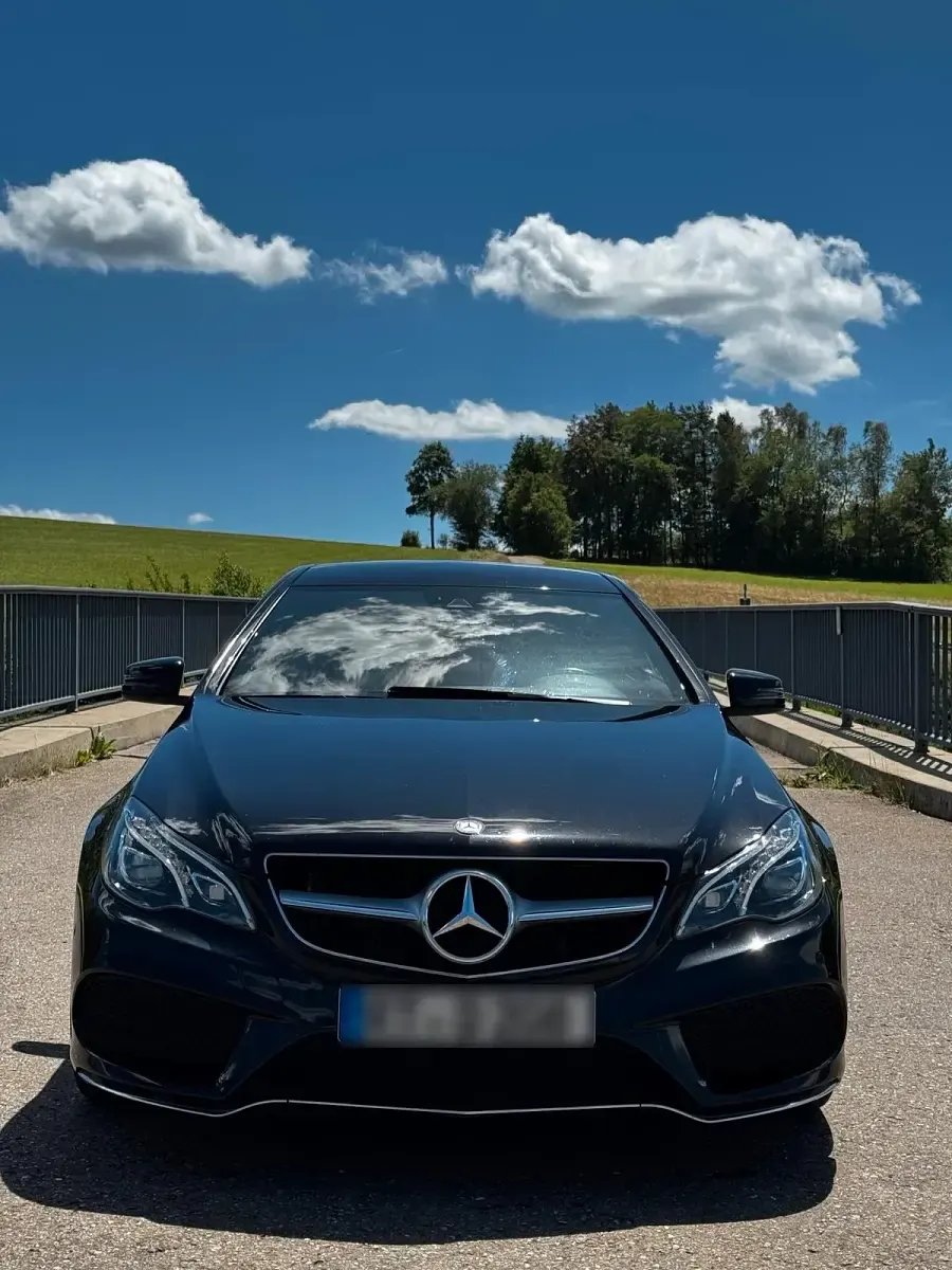 Gebraucht Mercedes E220 Sport 170 PS (125 kW) 2014 Schwarz Coupé