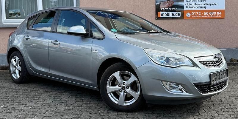 Gebraucht Opel Astra Design Edition 87 PS (63 kW) 2011 Silber Limousine