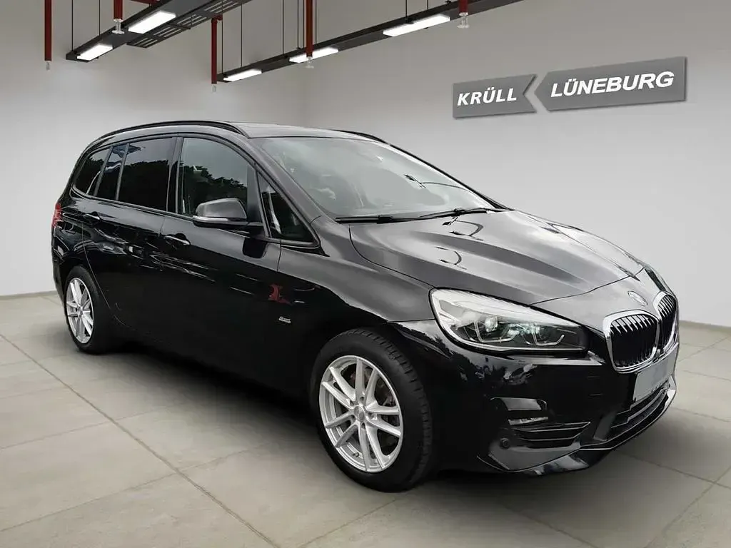 Gebraucht BMW 220 Gran Tourer Sport Line 192 PS (141 kW) 2018 Schwarz Van / Kleinbus