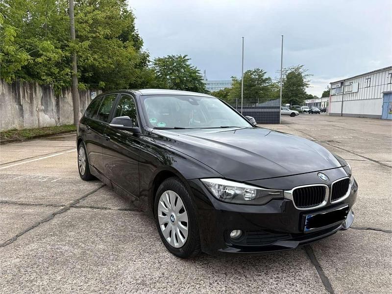 Gebraucht BMW 320 184 PS (135 kW) 2012 Schwarz Limousine