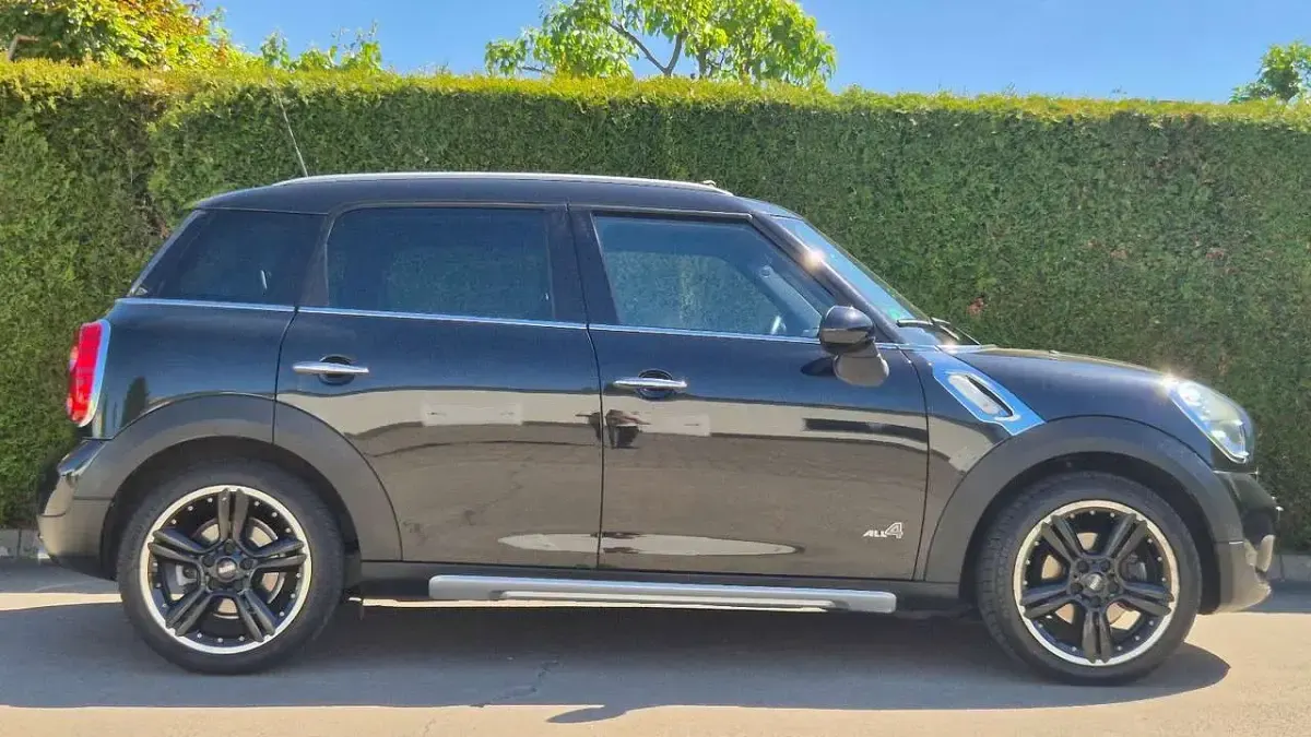 Usado Mini Cooper D 111 CV (81 kW) 2014 Negro Utilitario