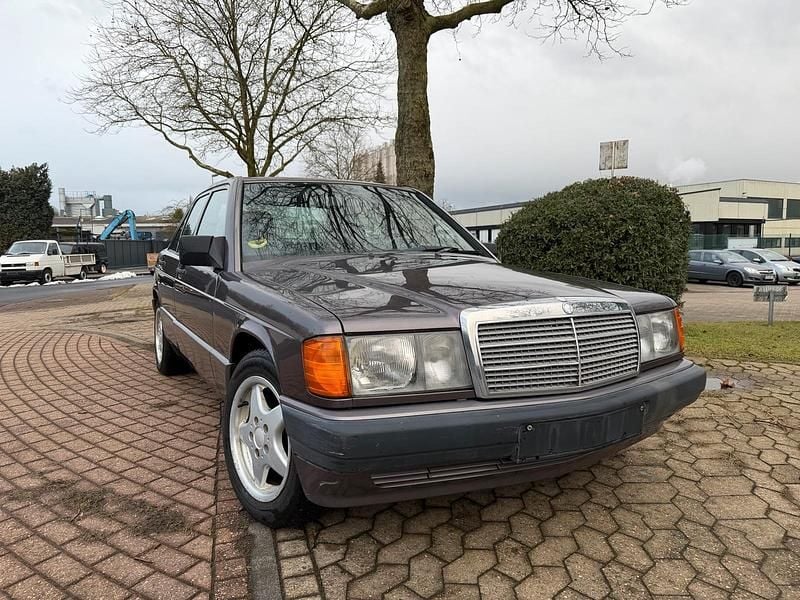 Gebraucht Mercedes 190 72 PS (52 kW) 1990 Braun Limousine